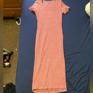 Square neck slit tight pink dress.